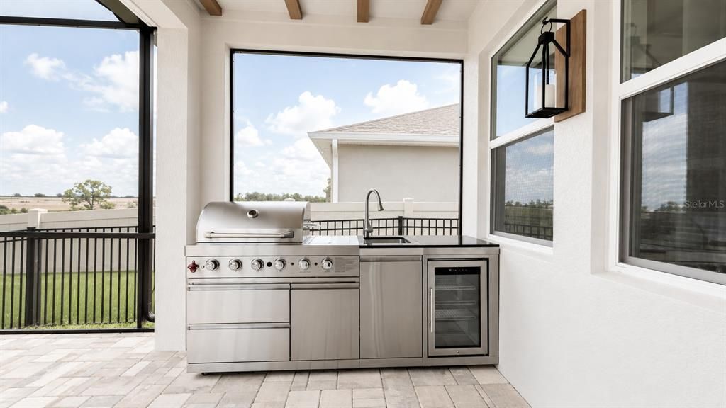 En Venta: $887,000 (74 camas, 3 baños, 2199 Pies cuadrados)