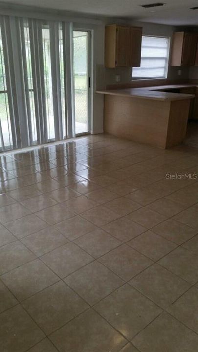 En Renta: $1,095 (3 camas, 1 baños, 1127 Pies cuadrados)