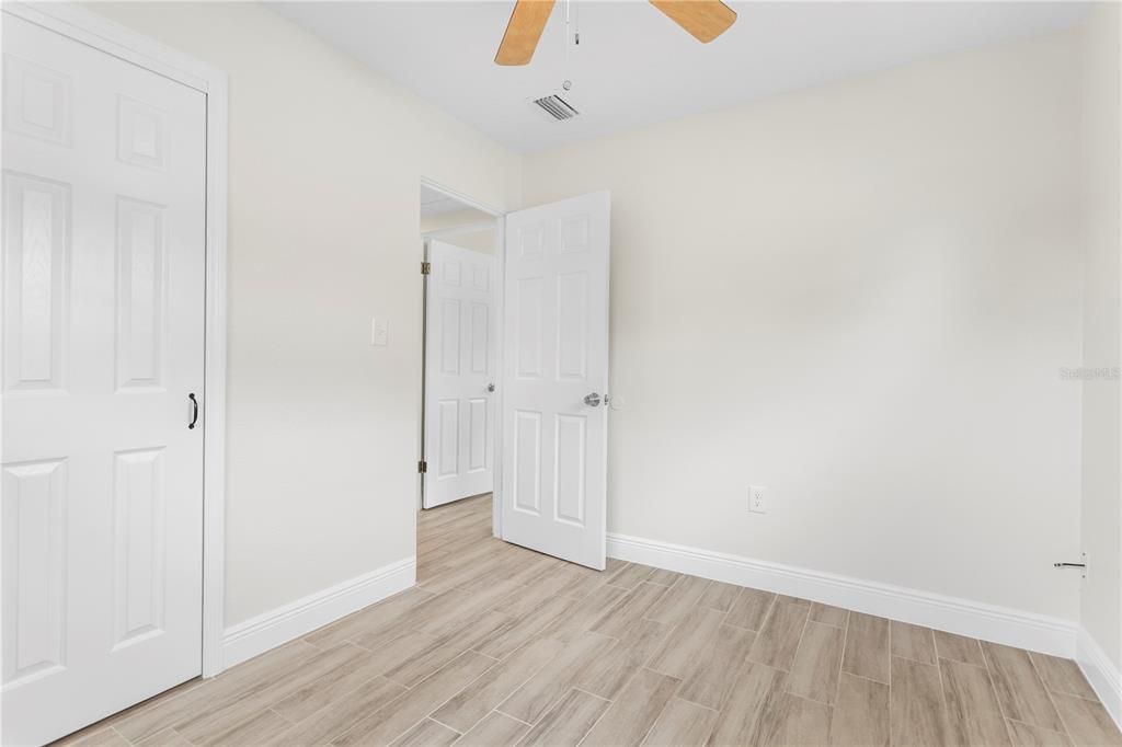 For Sale: $289,000 (3 beds, 2 baths, 1081 Square Feet)