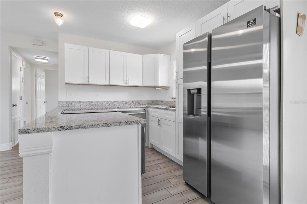For Sale: $289,000 (3 beds, 2 baths, 1081 Square Feet)