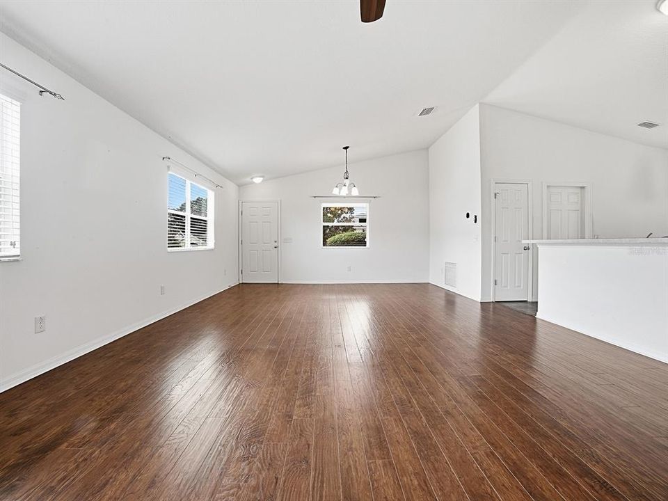 En Venta: $324,000 (3 camas, 2 baños, 1467 Pies cuadrados)