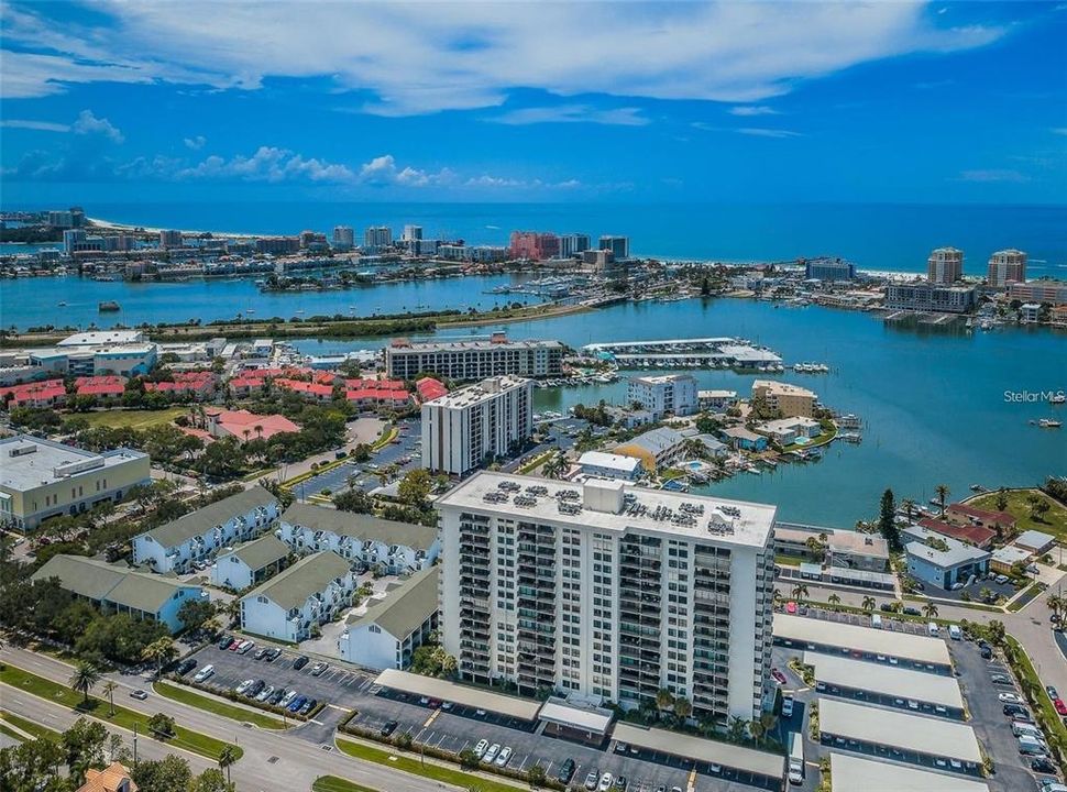 На продажу: $419,900 (2 спален, 2 ванн, 1300 Квадратных фут)