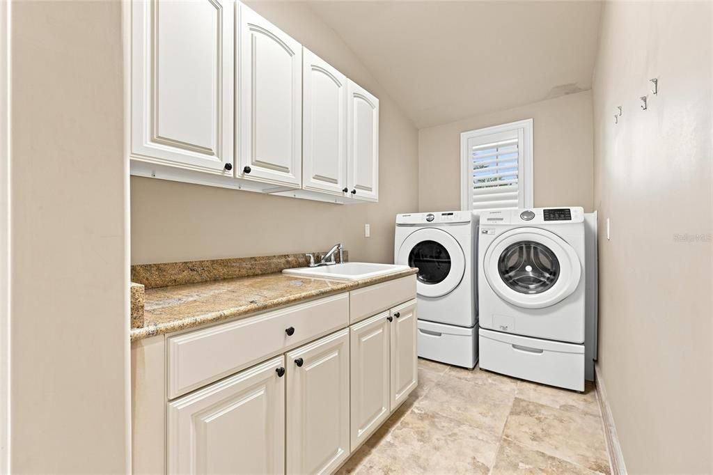 For Sale: $1,195,000 (3 beds, 3 baths, 3299 Square Feet)
