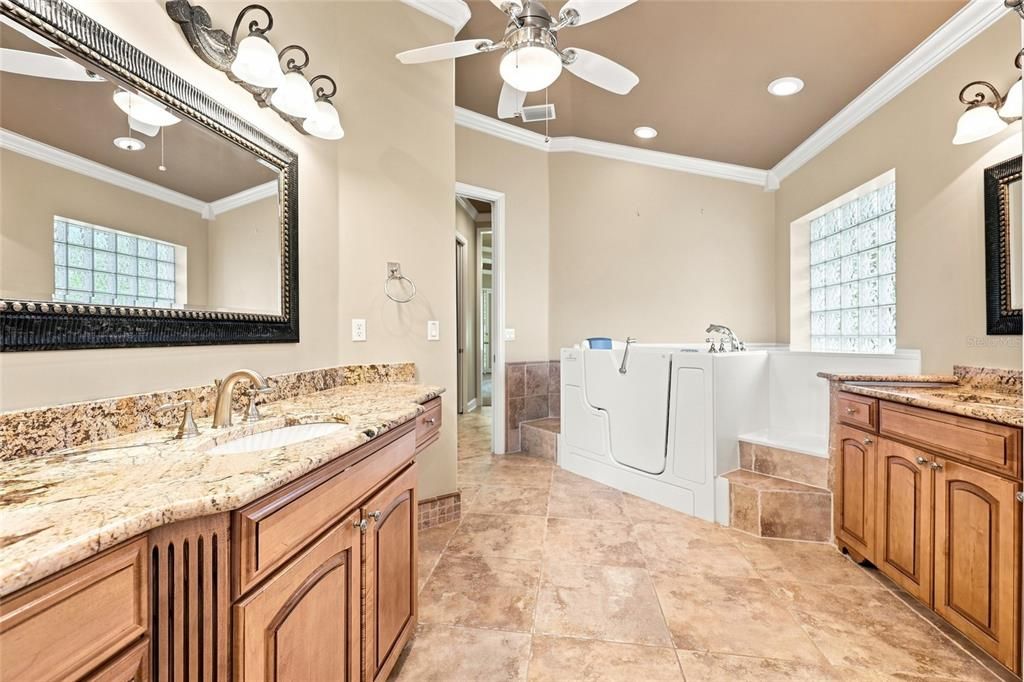 For Sale: $1,195,000 (3 beds, 3 baths, 3299 Square Feet)