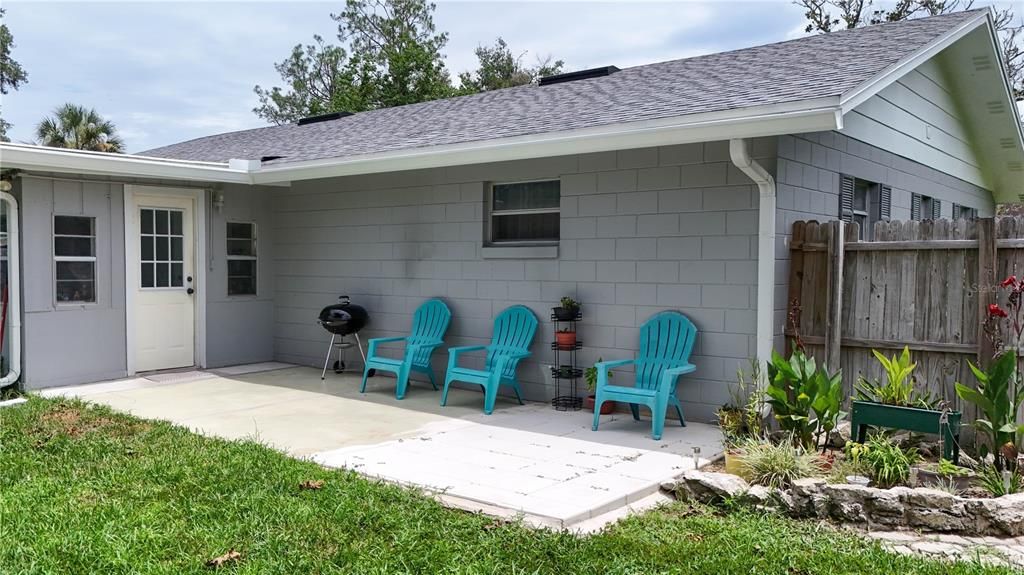 For Sale: $249,900 (2 beds, 1 baths, 1270 Square Feet)
