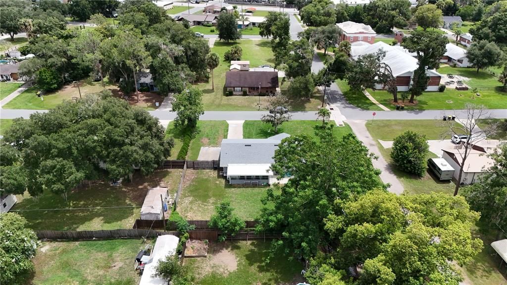 For Sale: $249,900 (2 beds, 1 baths, 1270 Square Feet)
