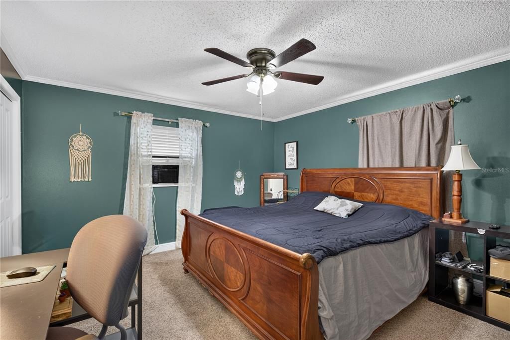 For Sale: $249,900 (2 beds, 1 baths, 1270 Square Feet)