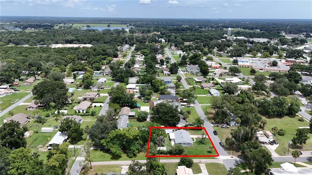 For Sale: $249,900 (2 beds, 1 baths, 1270 Square Feet)