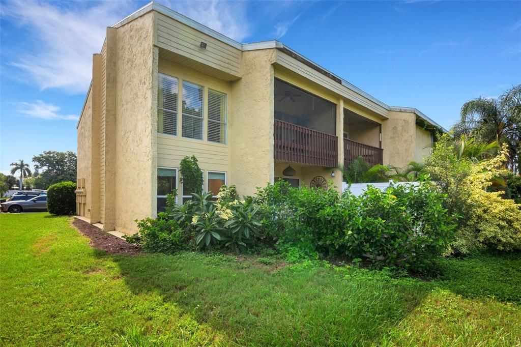 For Sale: $159,000 (1 beds, 1 baths, 768 Square Feet)