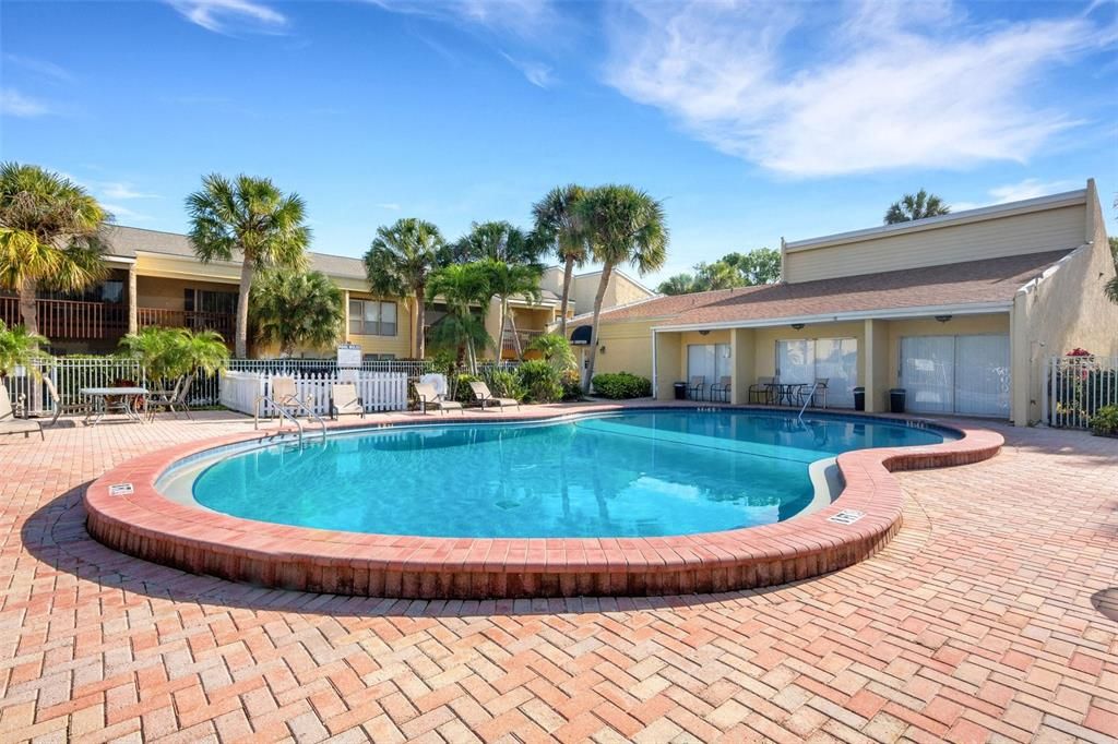 For Sale: $159,000 (1 beds, 1 baths, 768 Square Feet)