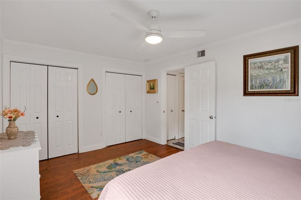 For Sale: $159,000 (1 beds, 1 baths, 768 Square Feet)