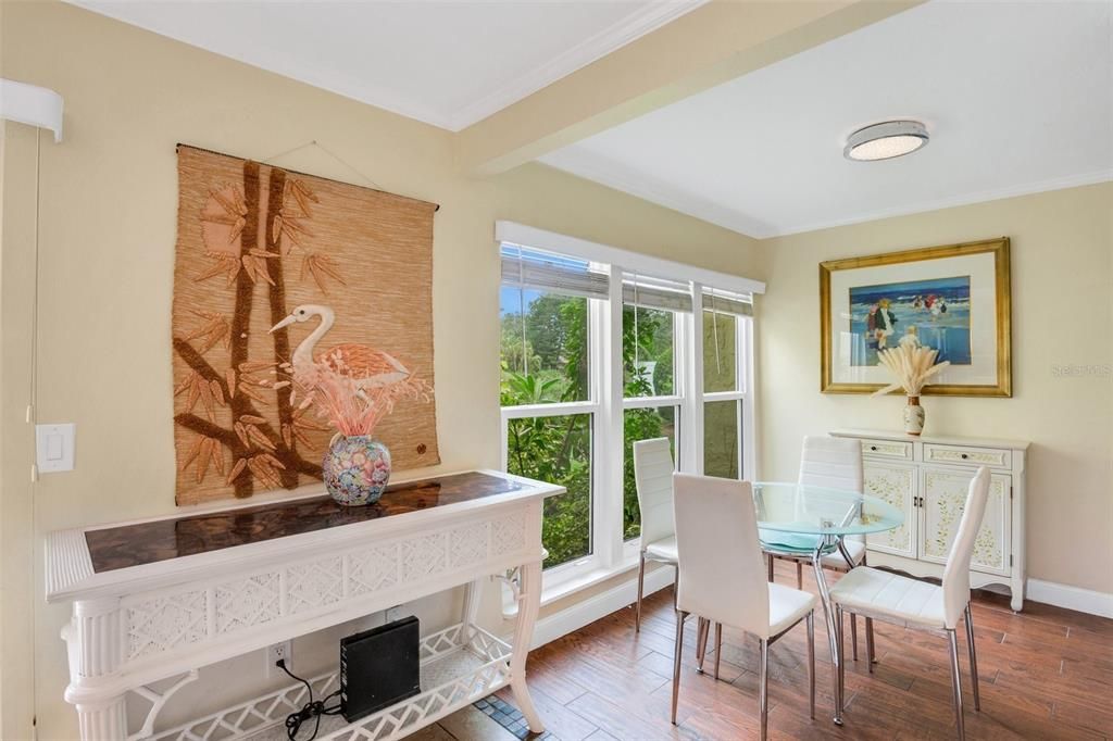 For Sale: $159,000 (1 beds, 1 baths, 768 Square Feet)