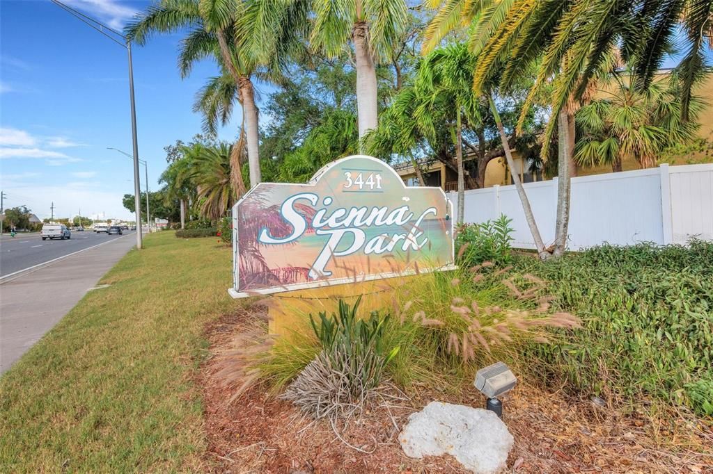 For Sale: $159,000 (1 beds, 1 baths, 768 Square Feet)