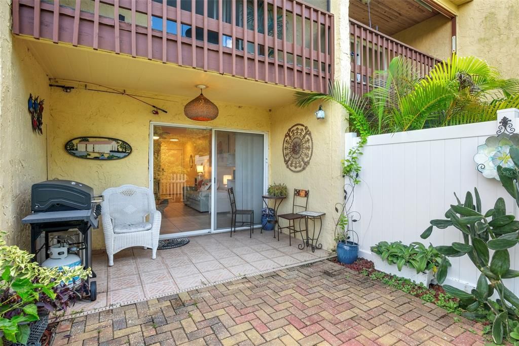 For Sale: $159,000 (1 beds, 1 baths, 768 Square Feet)
