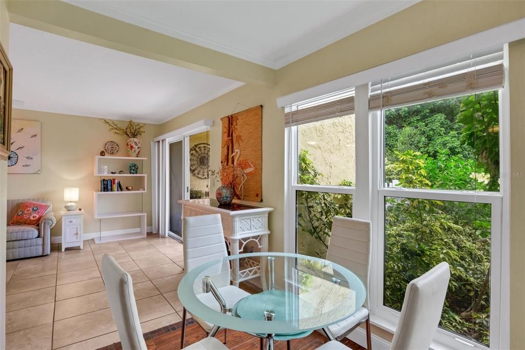 For Sale: $159,000 (1 beds, 1 baths, 768 Square Feet)