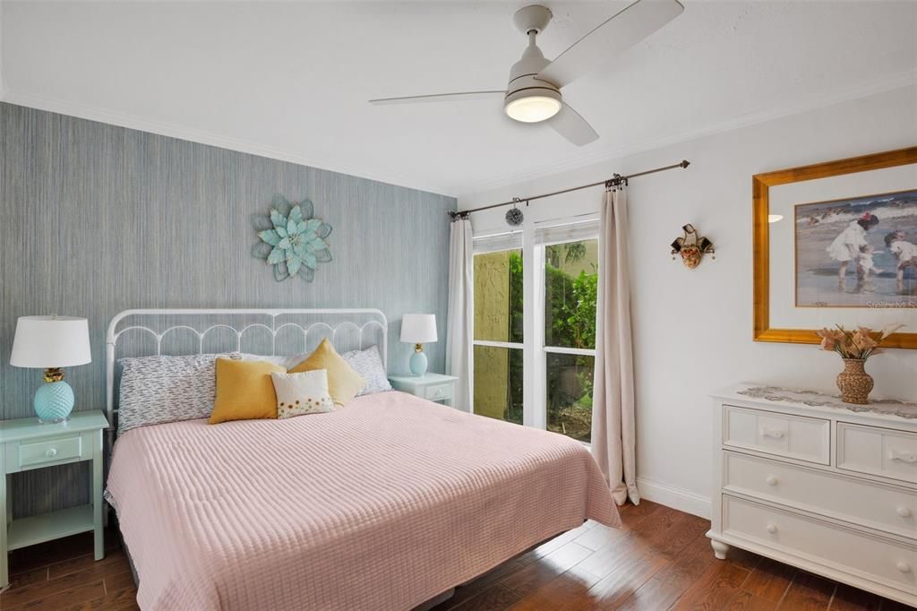 For Sale: $159,000 (1 beds, 1 baths, 768 Square Feet)