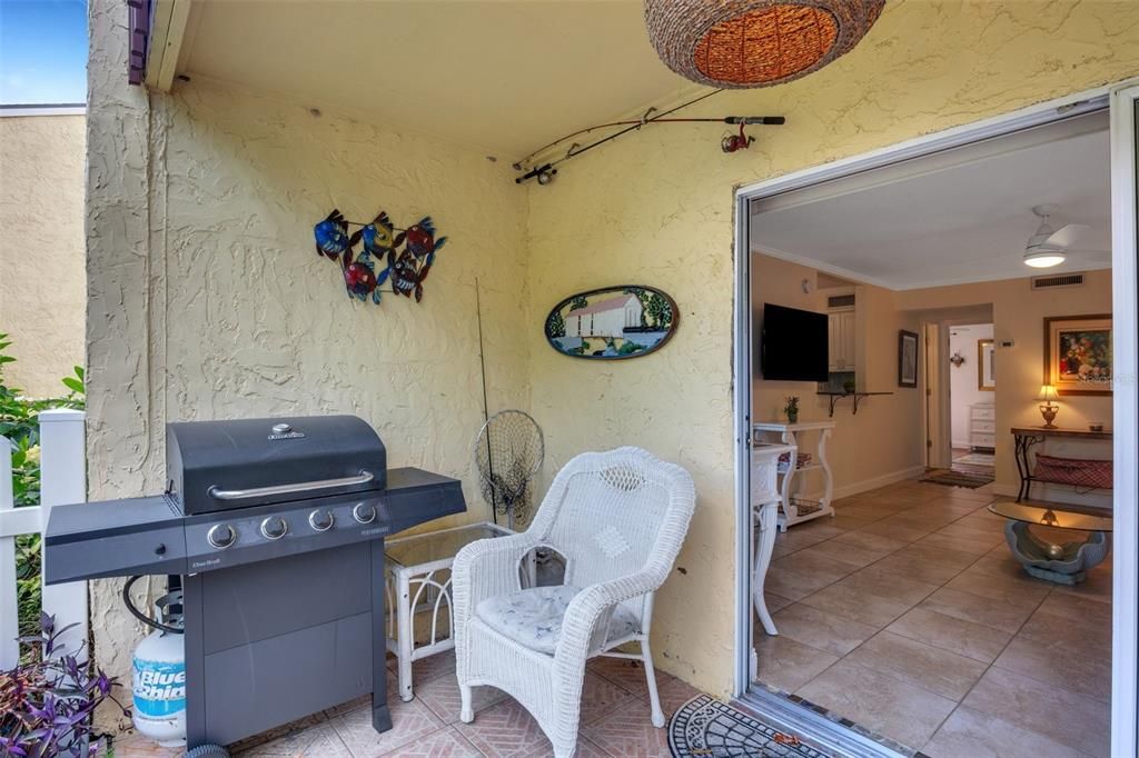 For Sale: $159,000 (1 beds, 1 baths, 768 Square Feet)