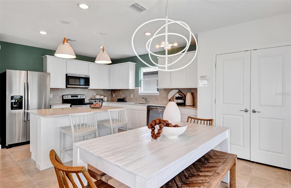 For Sale: $373,610 (4 beds, 3 baths, 2203 Square Feet)