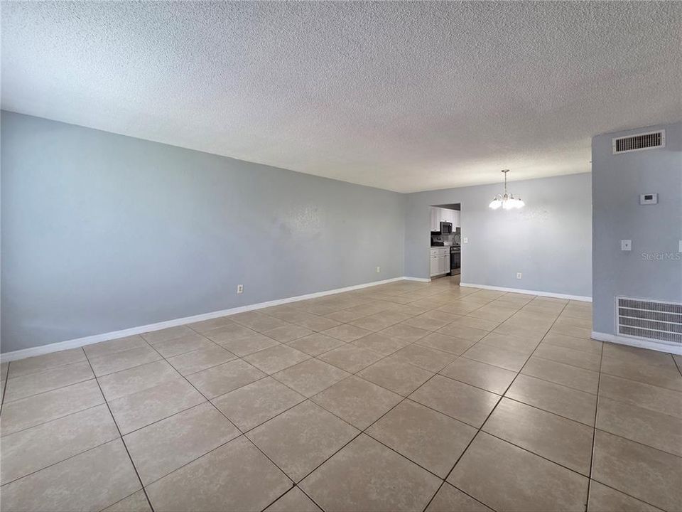 For Rent: $1,625 (3 beds, 2 baths, 1200 Square Feet)
