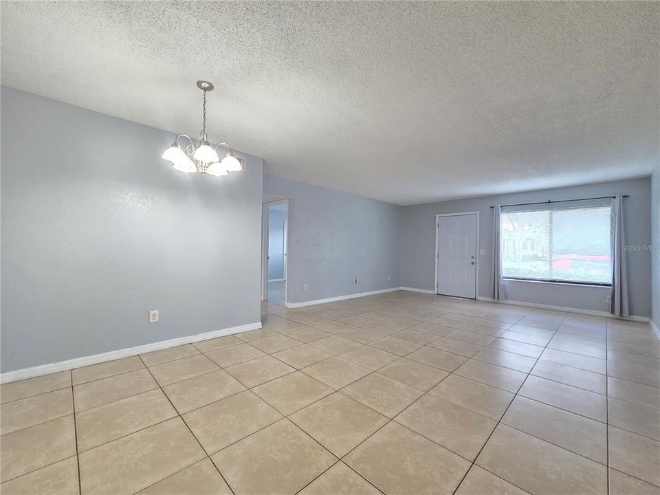 For Rent: $1,625 (3 beds, 2 baths, 1200 Square Feet)