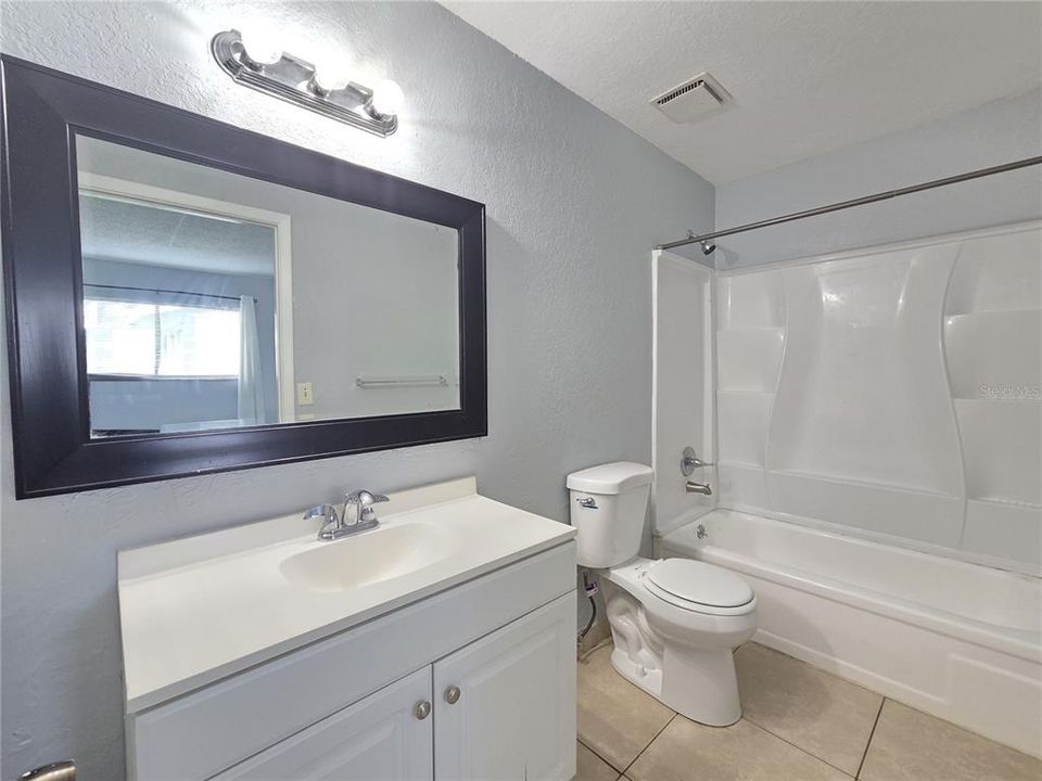 For Rent: $1,625 (3 beds, 2 baths, 1200 Square Feet)