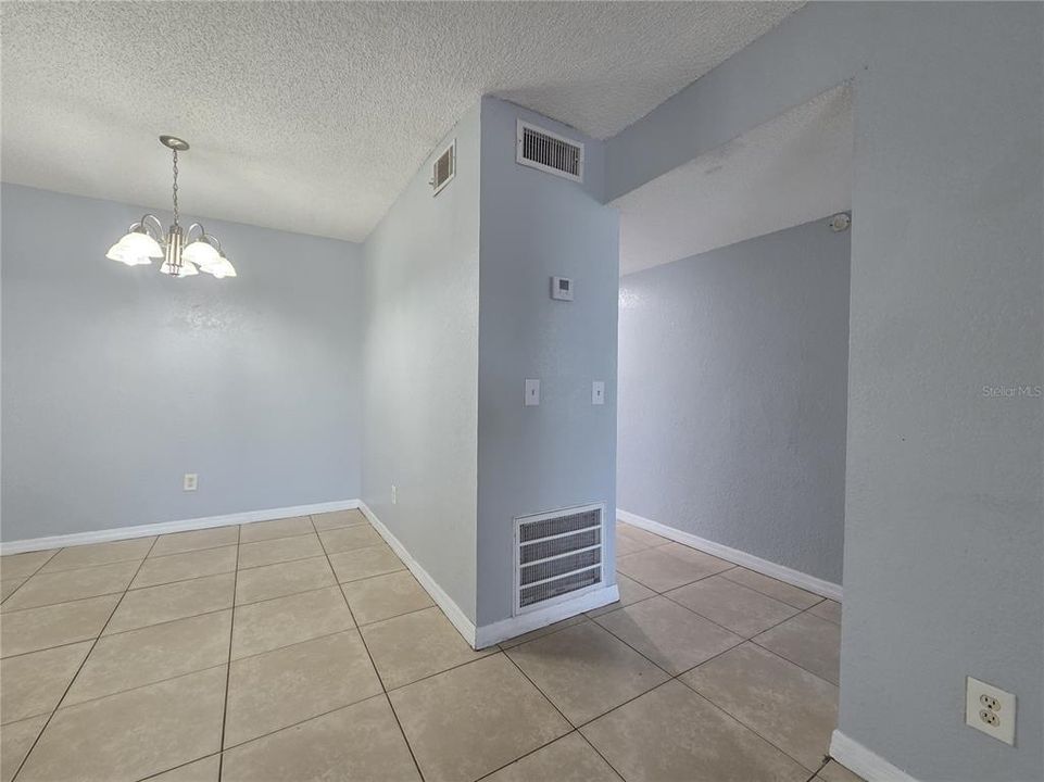 For Rent: $1,625 (3 beds, 2 baths, 1200 Square Feet)