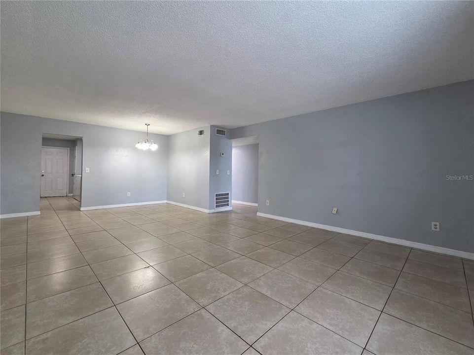 For Rent: $1,625 (3 beds, 2 baths, 1200 Square Feet)