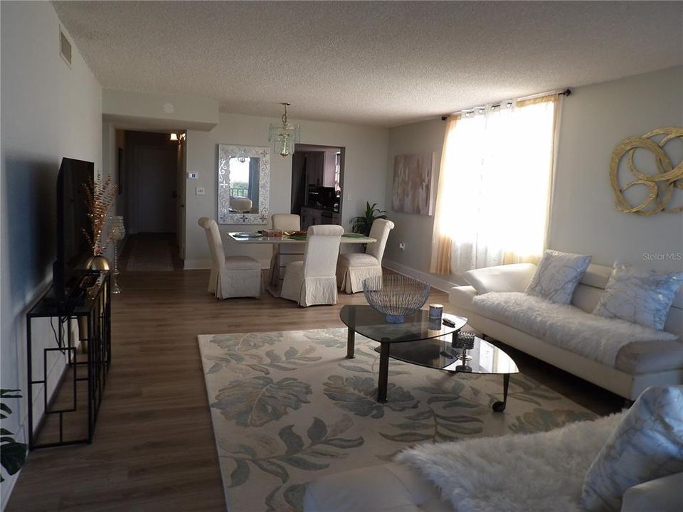 For Sale: $339,000 (2 beds, 2 baths, 1545 Square Feet)