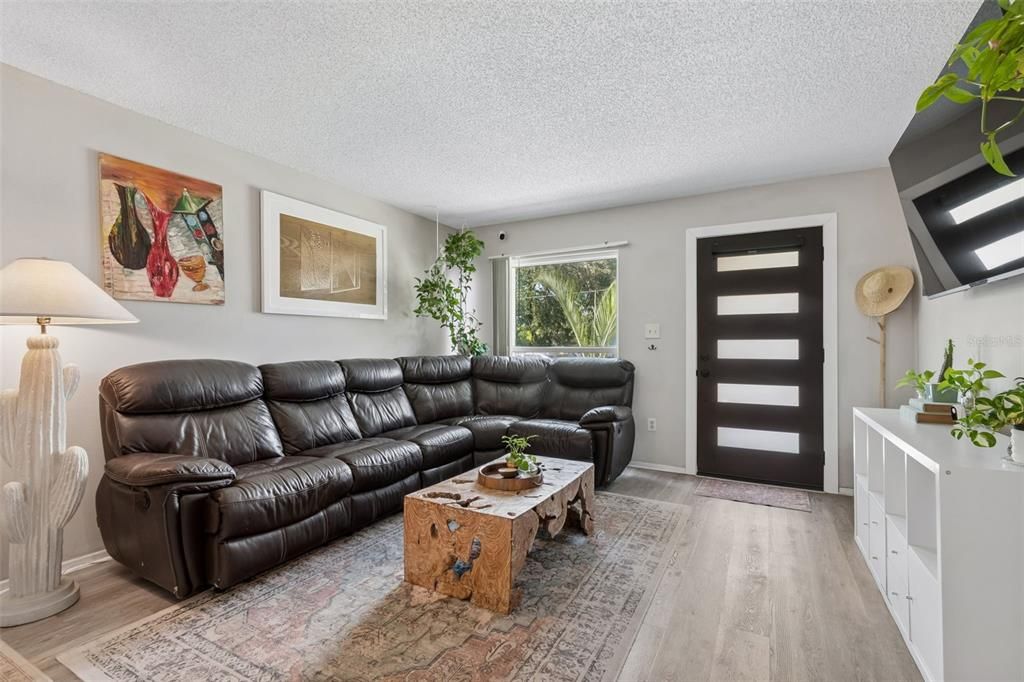 En Venta: $415,000 (2 camas, 2 baños, 1024 Pies cuadrados)