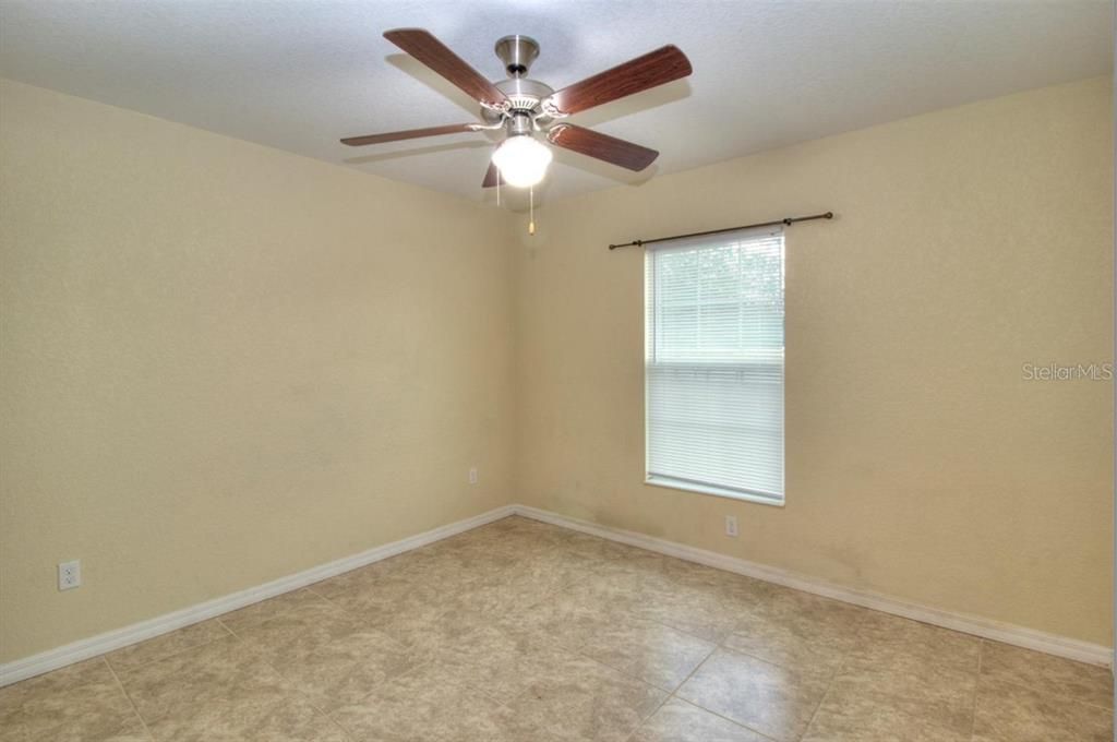 For Rent: $1,800 (3 beds, 2 baths, 1474 Square Feet)