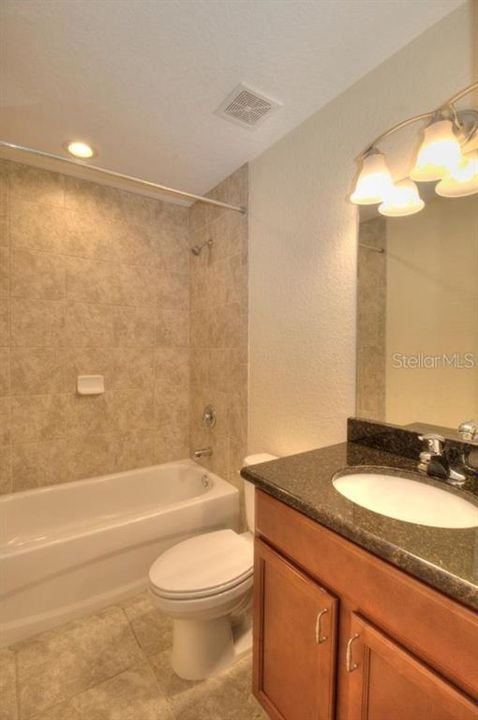 For Rent: $1,800 (3 beds, 2 baths, 1474 Square Feet)