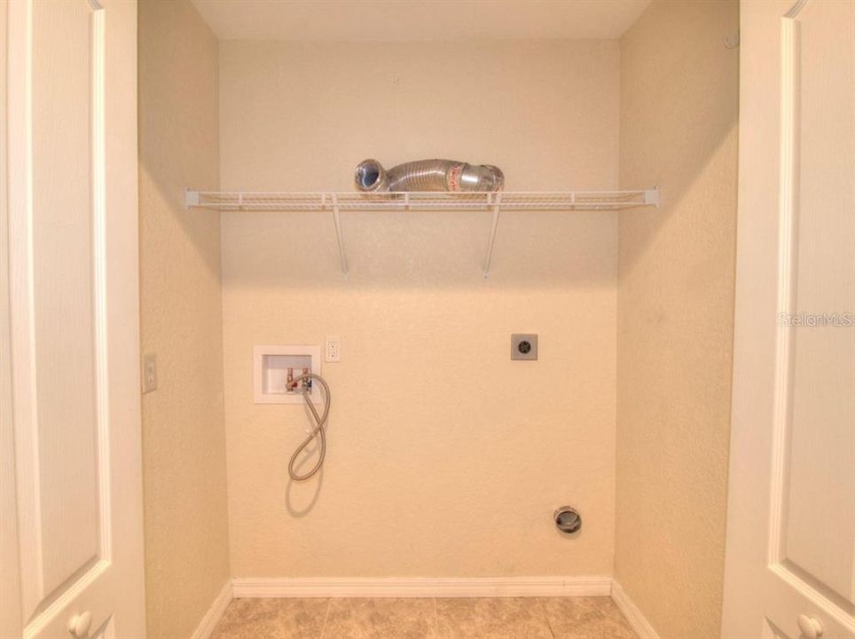 For Rent: $1,800 (3 beds, 2 baths, 1474 Square Feet)