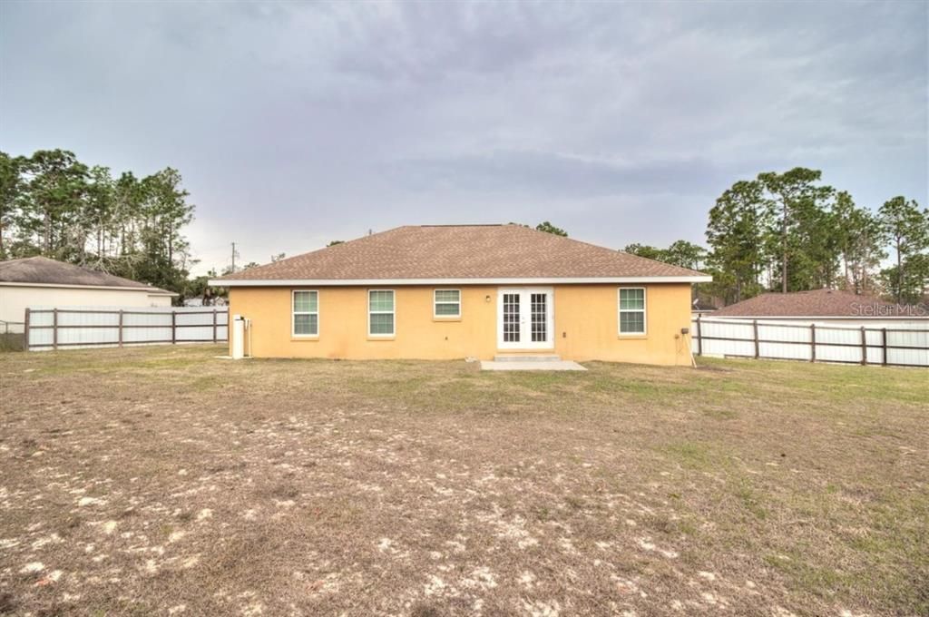 For Rent: $1,800 (3 beds, 2 baths, 1474 Square Feet)