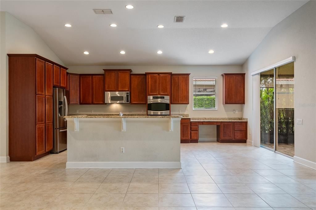 For Sale: $685,000 (3 beds, 3 baths, 2534 Square Feet)