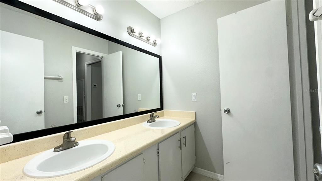 For Rent: $1,399 (1 beds, 1 baths, 759 Square Feet)