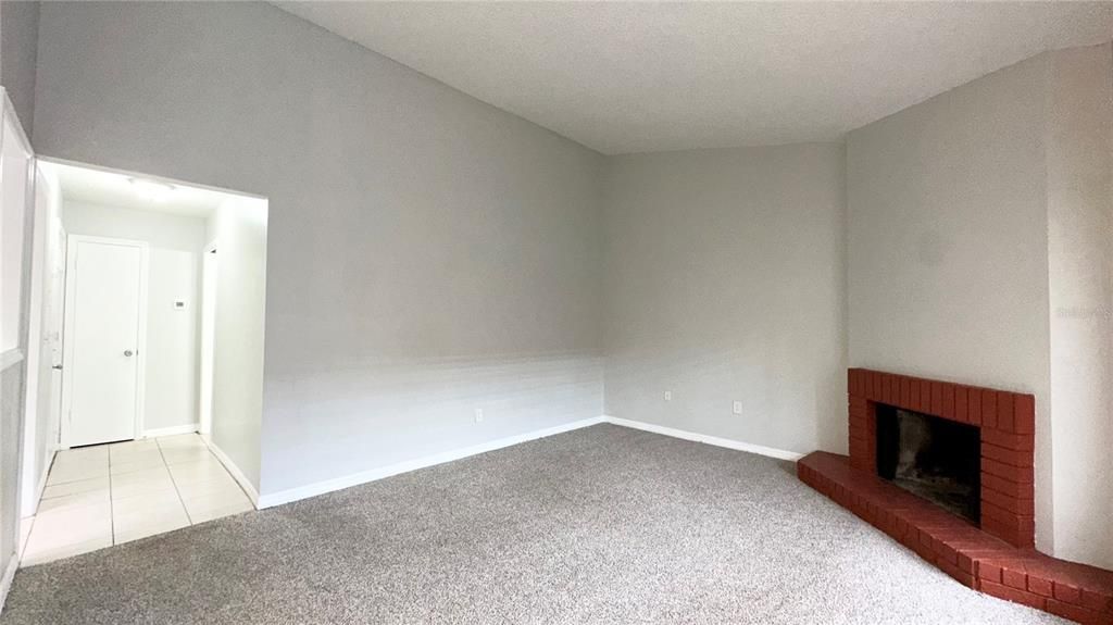 For Rent: $1,399 (1 beds, 1 baths, 759 Square Feet)