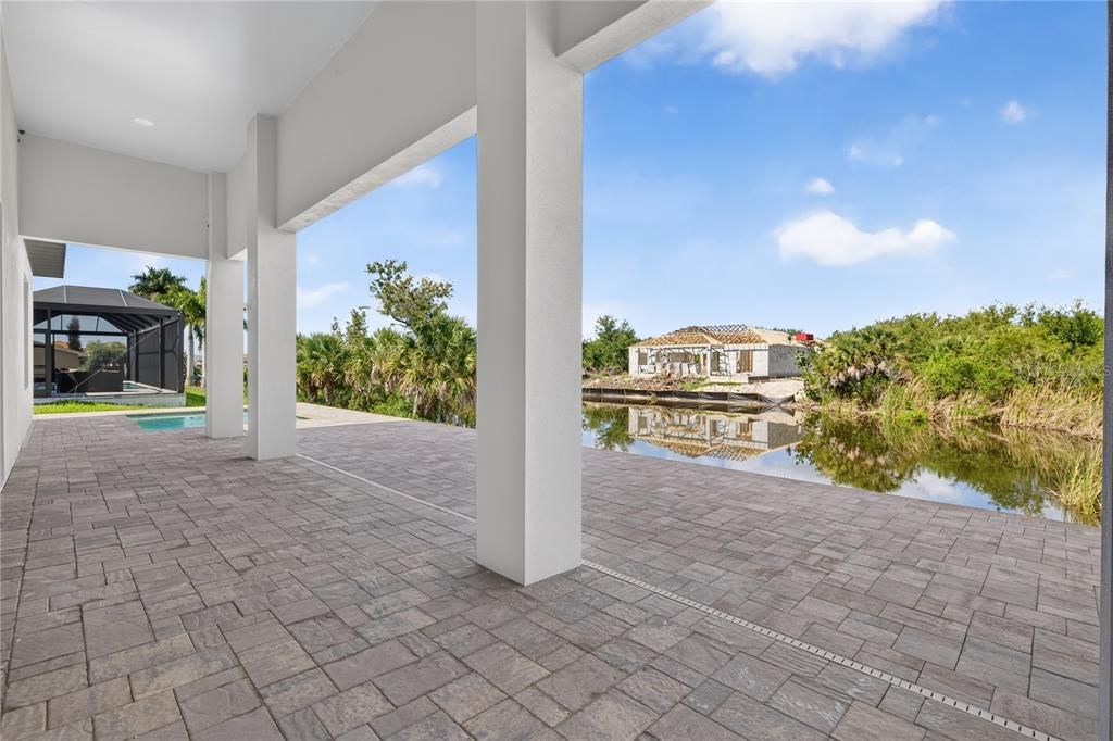 For Sale: $750,000 (4 beds, 4 baths, 2399 Square Feet)