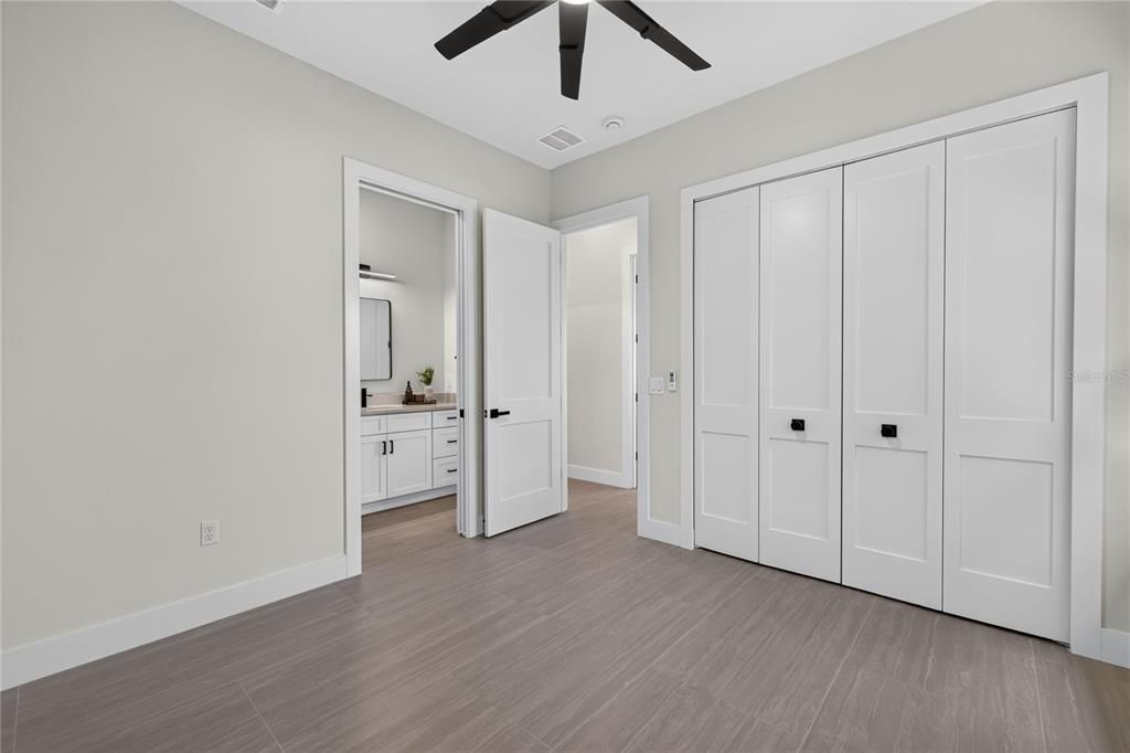For Sale: $750,000 (4 beds, 4 baths, 2399 Square Feet)