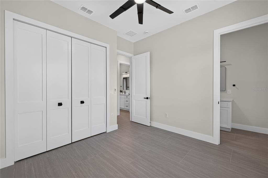 For Sale: $750,000 (4 beds, 4 baths, 2399 Square Feet)