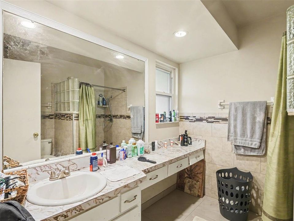 For Sale: $220,000 (3 beds, 2 baths, 1634 Square Feet)