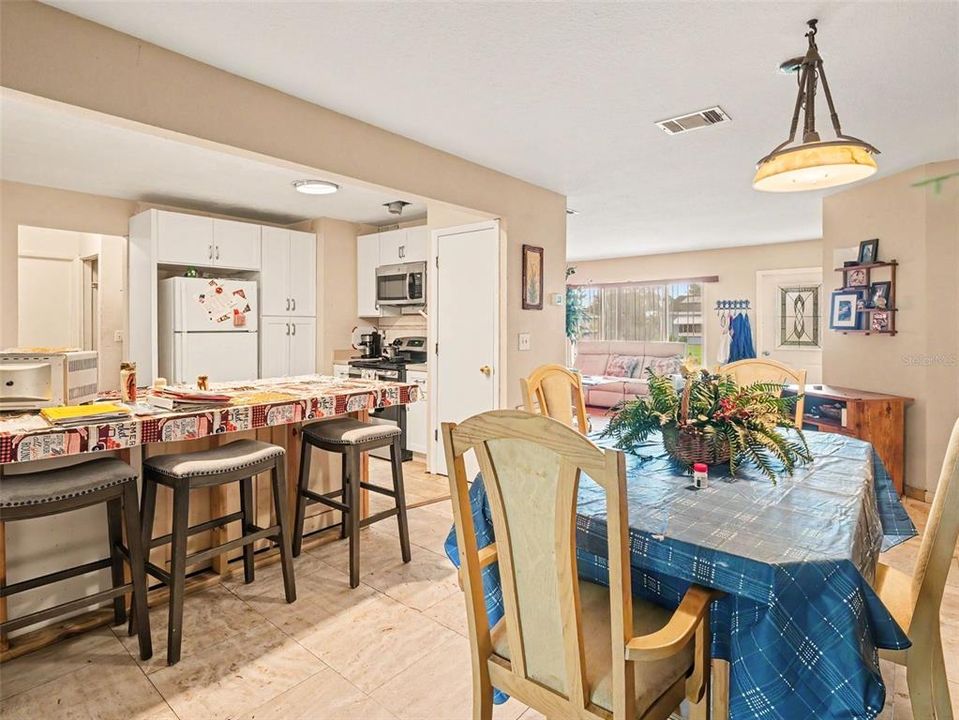 For Sale: $220,000 (3 beds, 2 baths, 1634 Square Feet)