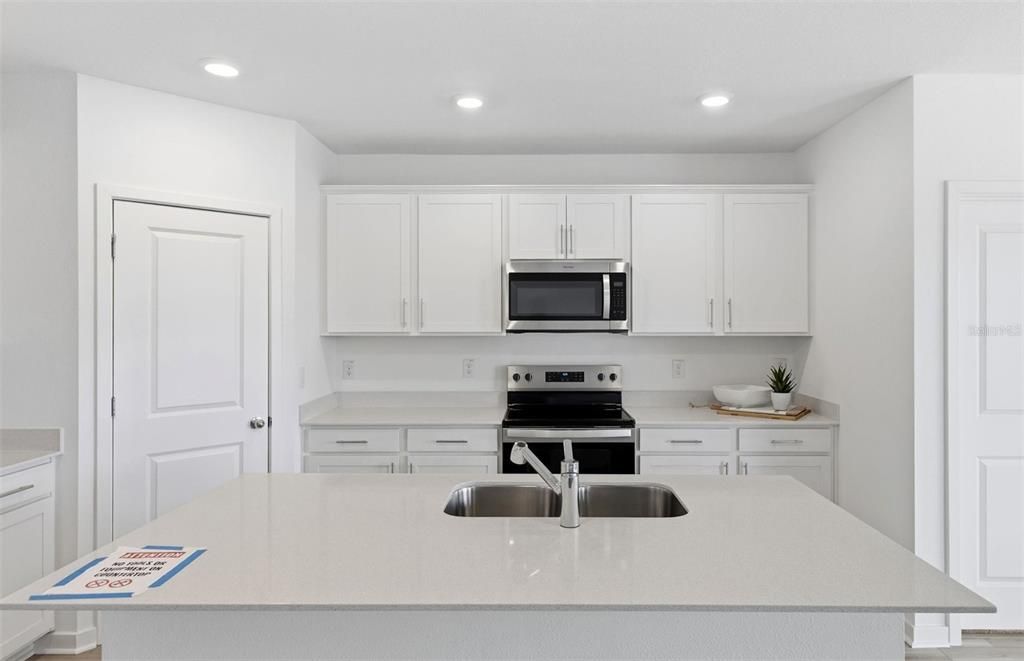 For Sale: $360,170 (3 beds, 2 baths, 1662 Square Feet)