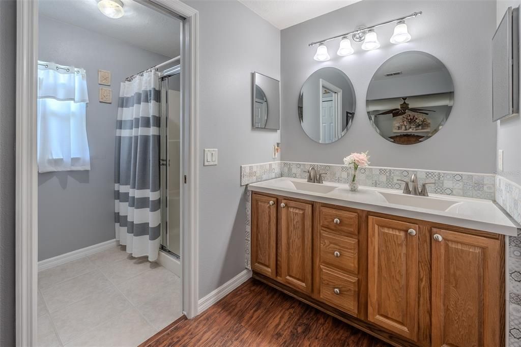 For Sale: $279,900 (3 beds, 2 baths, 1646 Square Feet)