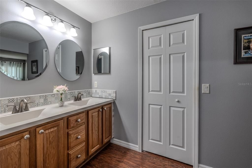 For Sale: $279,900 (3 beds, 2 baths, 1646 Square Feet)