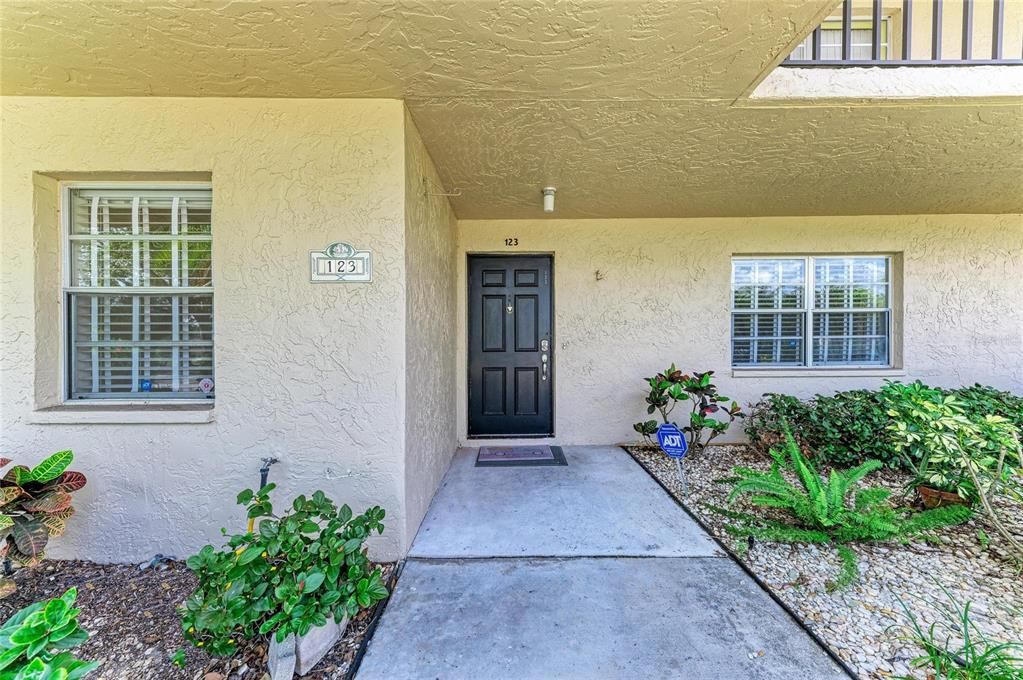 For Sale: $240,000 (2 beds, 2 baths, 1118 Square Feet)