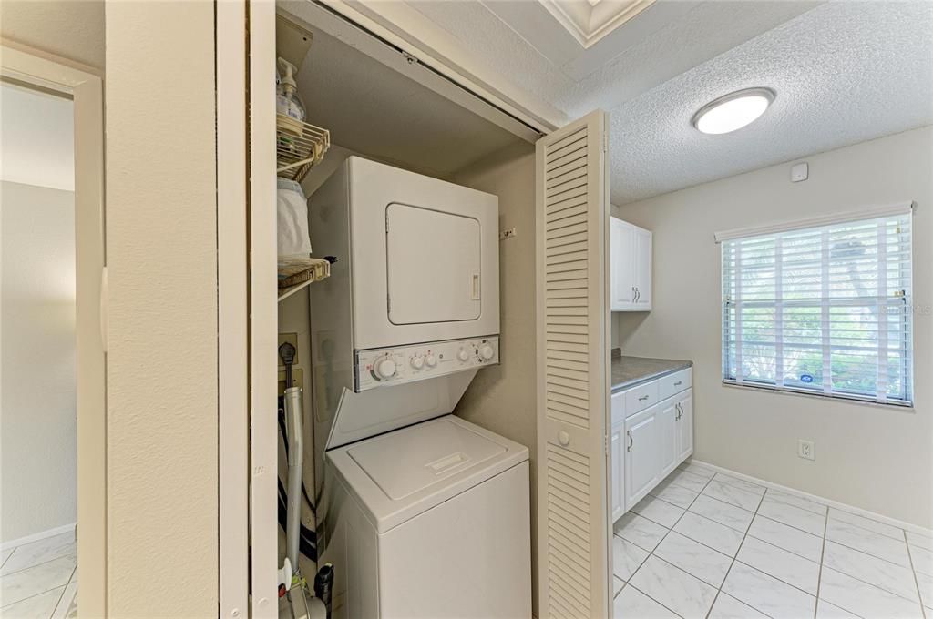 For Sale: $240,000 (2 beds, 2 baths, 1118 Square Feet)