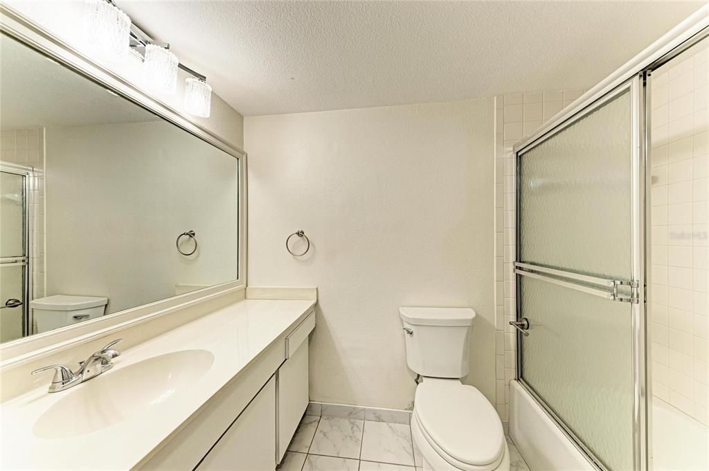 For Sale: $240,000 (2 beds, 2 baths, 1118 Square Feet)