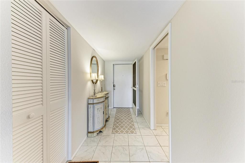 For Sale: $240,000 (2 beds, 2 baths, 1118 Square Feet)