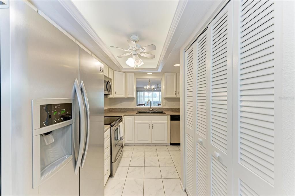 For Sale: $240,000 (2 beds, 2 baths, 1118 Square Feet)