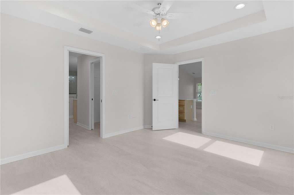 For Sale: $325,000 (3 beds, 2 baths, 1579 Square Feet)